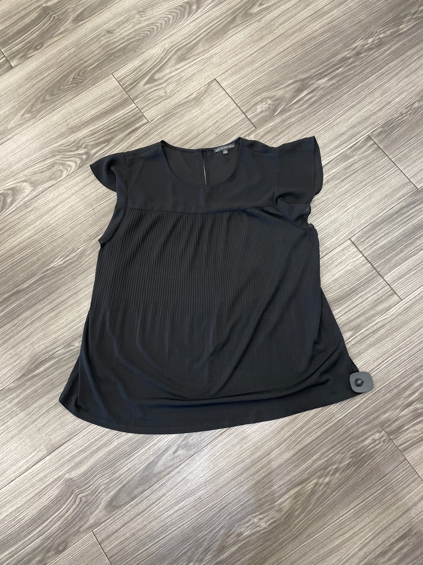 Top Short Sleeve By Adrianna Papell In Black, Size: Xl