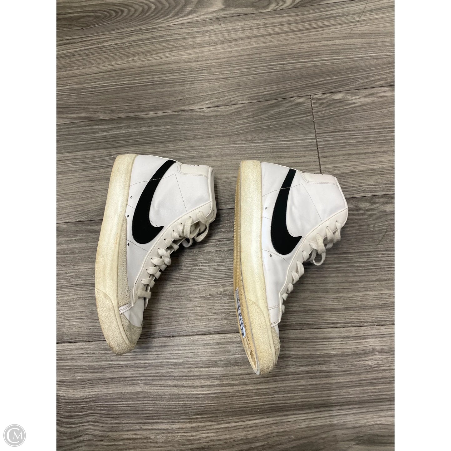 Shoes Athletic By Nike In White, Size: 9