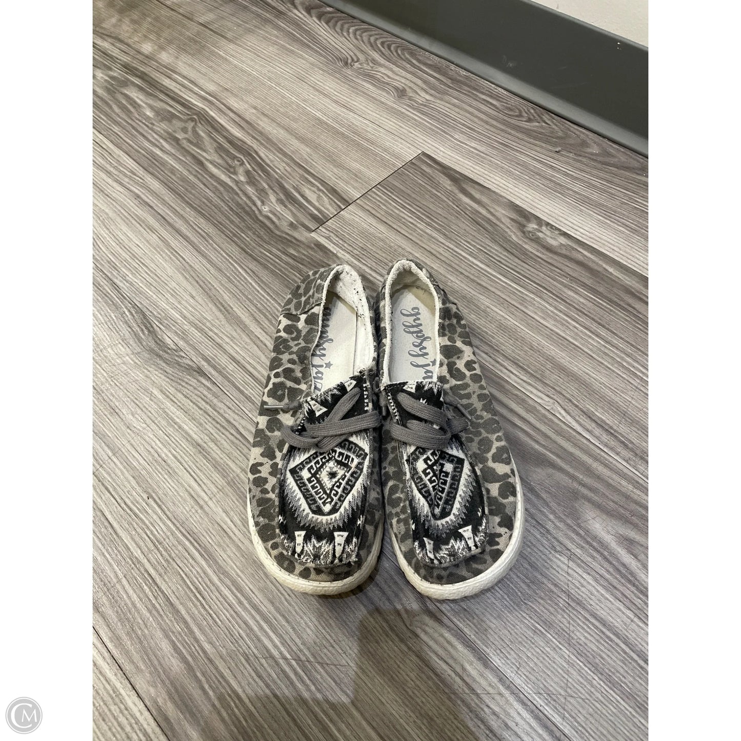 Shoes Flats By Gypsy Jazz In Grey, Size: 9