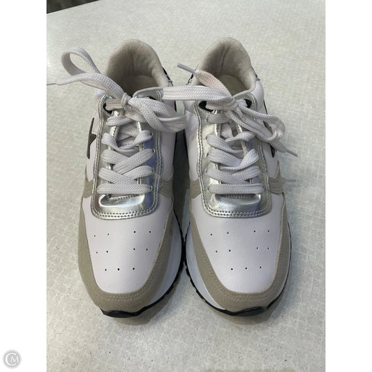Shoes Athletic By Cmc In Black & White, Size: 7