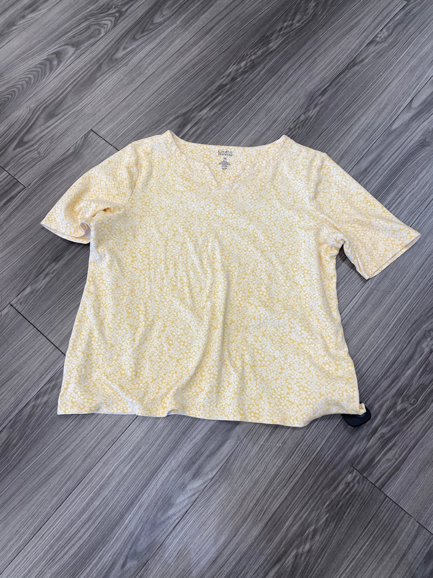 Top Short Sleeve By Croft And Barrow In Yellow, Size: 2x