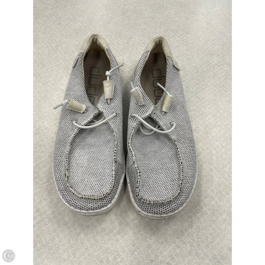 Shoes Flats By Hey Dude In Grey, Size: 7