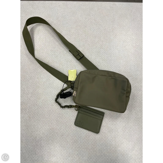 Belt Bag By Clothes Mentor, Size: Medium