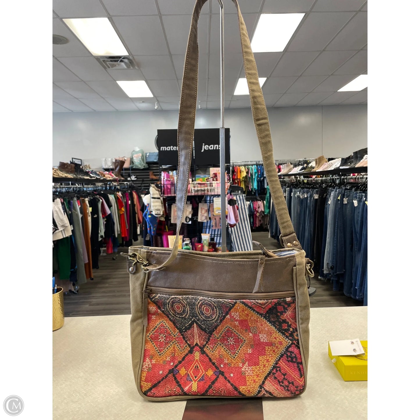 Handbag By Clothes Mentor, Size: Medium