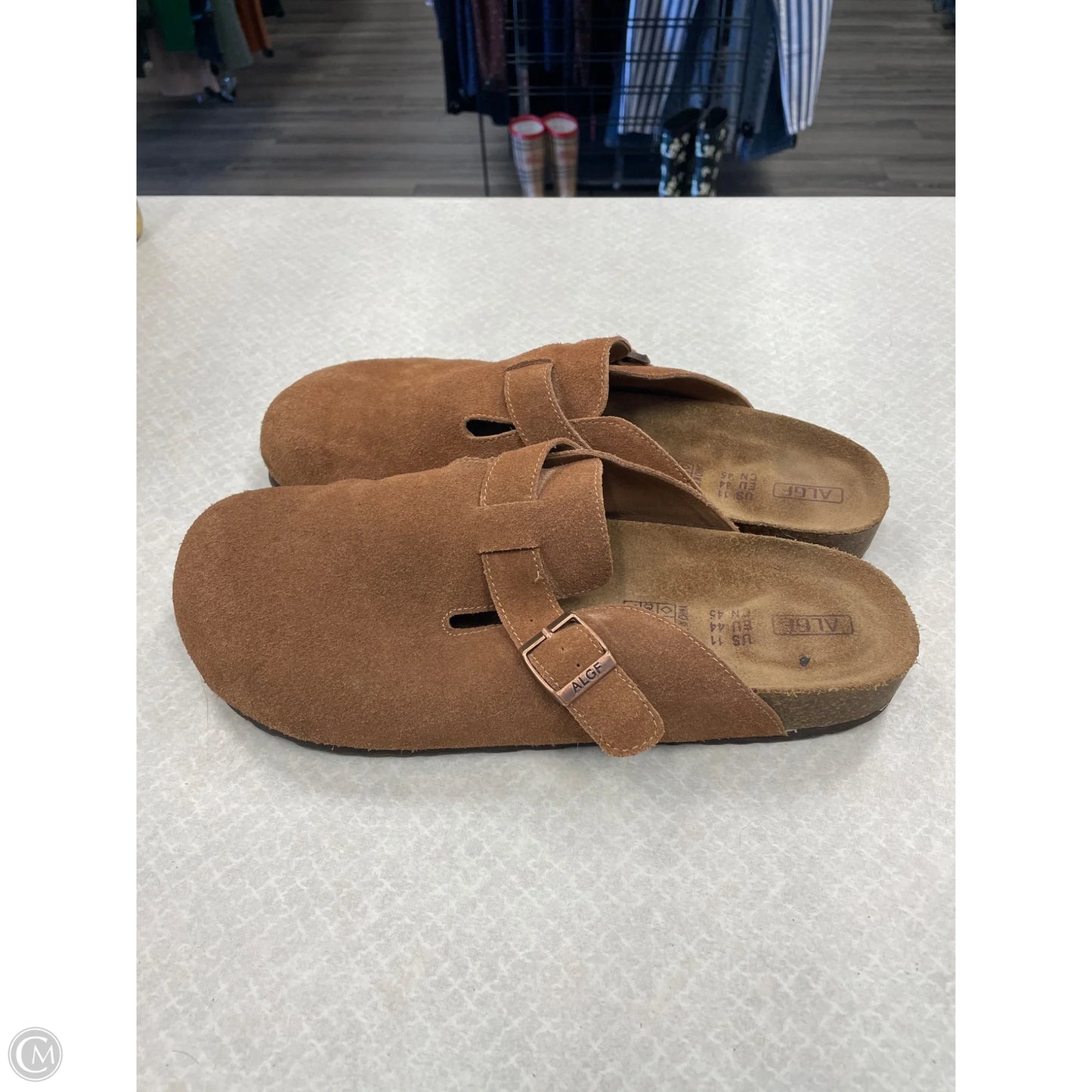 Shoes Flats By Clothes Mentor In Brown, Size: 11