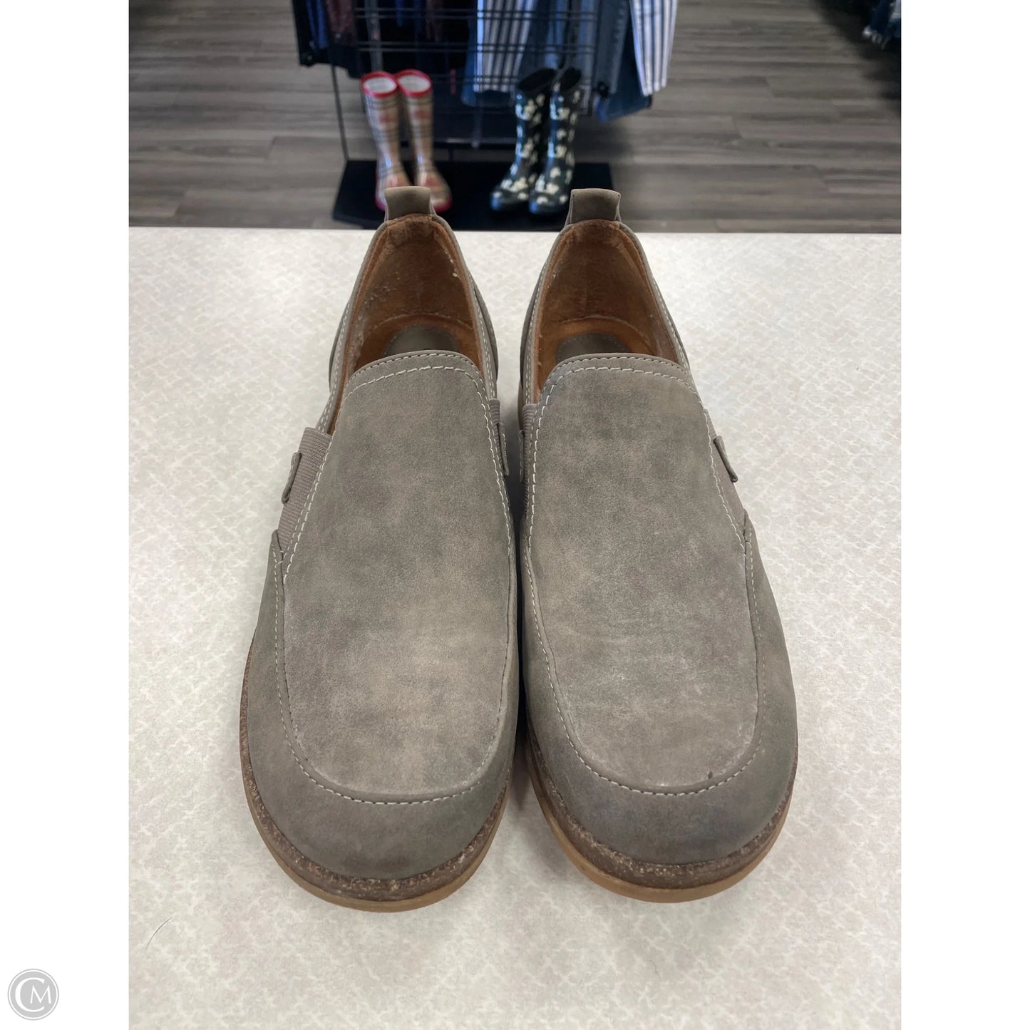 Shoes Sneakers By Clothes Mentor In Grey, Size: 11