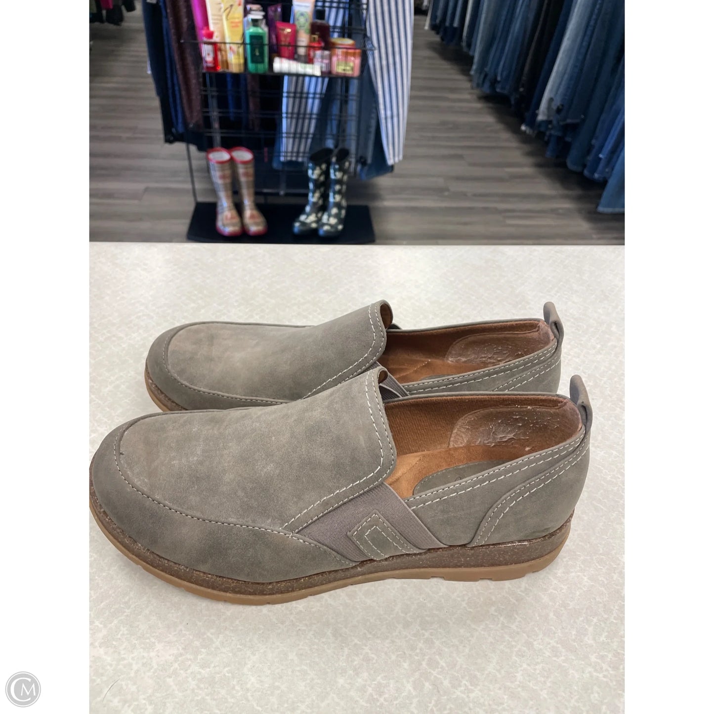 Shoes Sneakers By Clothes Mentor In Grey, Size: 11