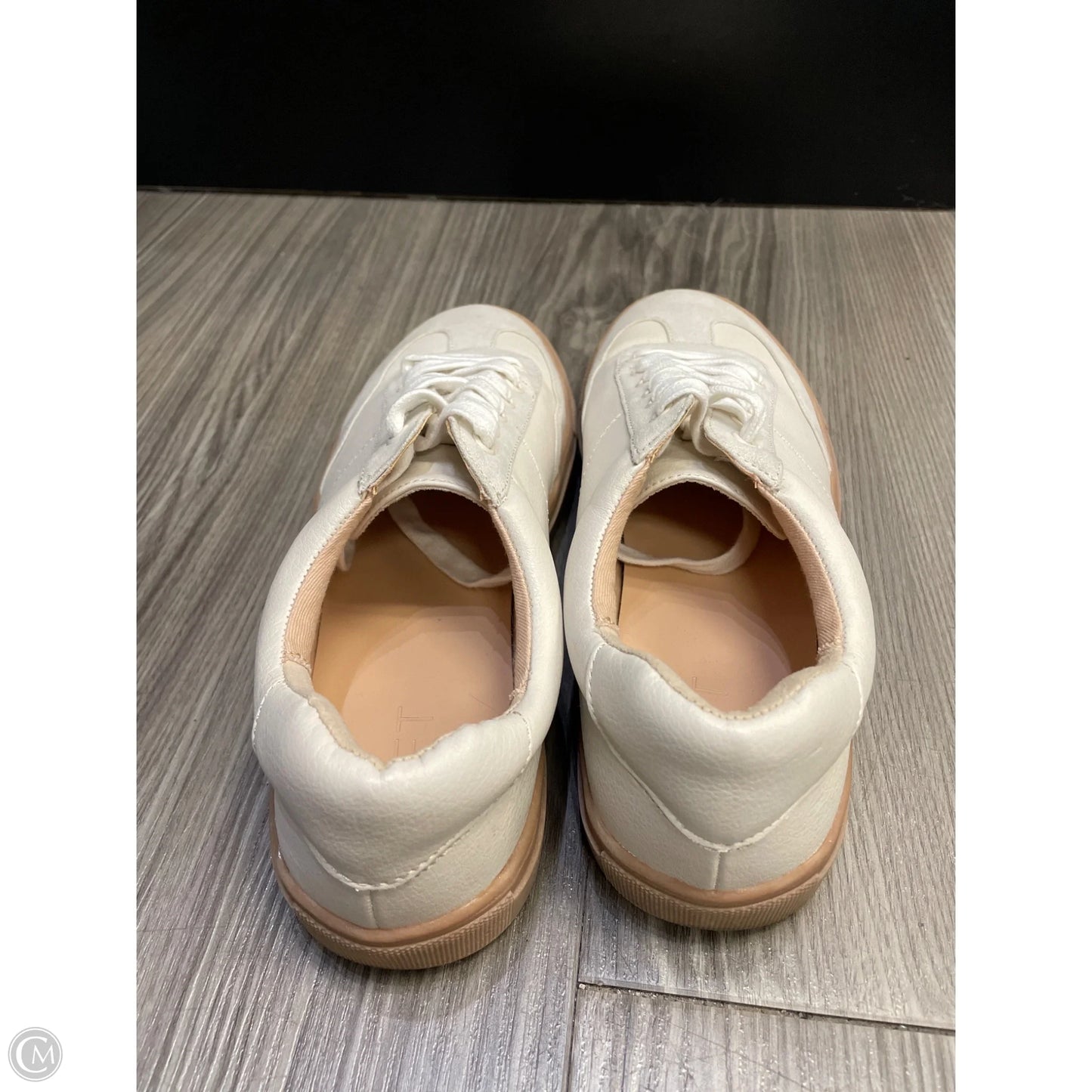 Shoes Sneakers By Loft In White, Size: 9