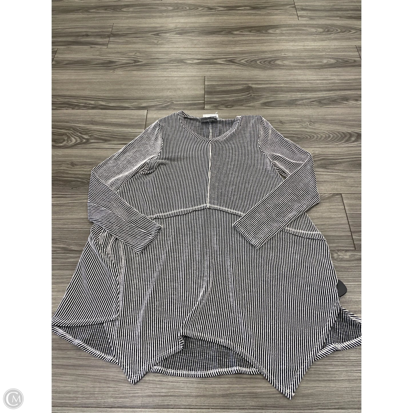 Top Long Sleeve By Zenana In Striped Pattern, Size: M