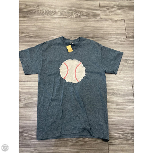 Top Short Sleeve By Gildan In Grey, Size: M