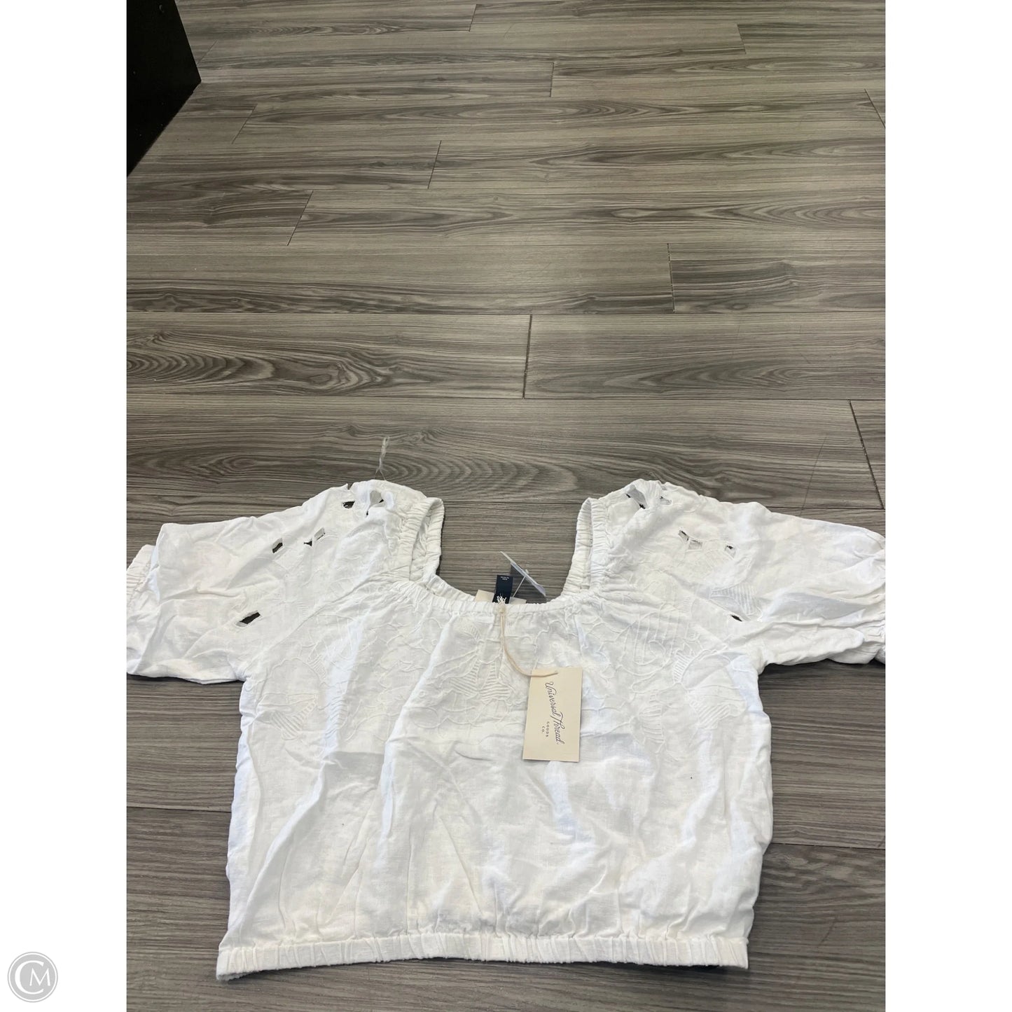 Top Short Sleeve By Universal Thread In White, Size: M