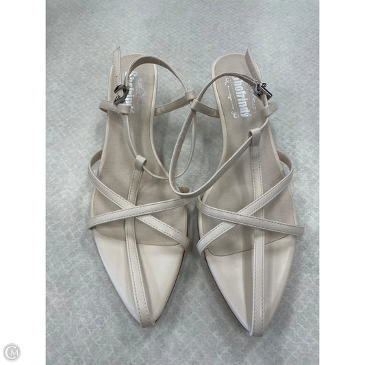 Shoes Heels Kitten By Clothes Mentor In Cream, Size: 9