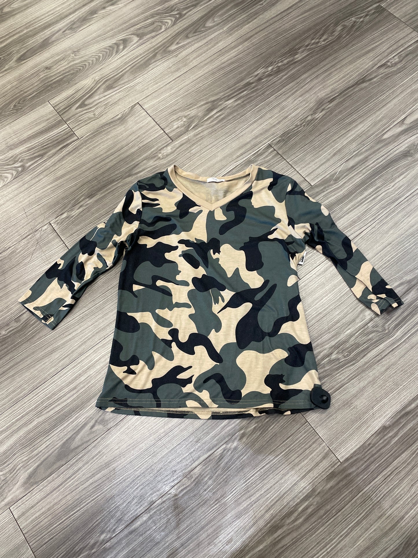 Top Long Sleeve By Clothes Mentor In Camouflage Print, Size: M