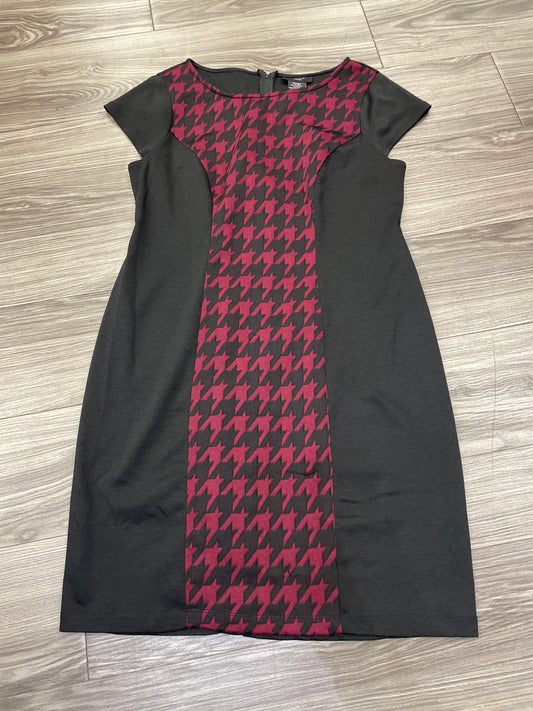 Dress Casual Midi By Clothes Mentor In Black & Red, Size: 14