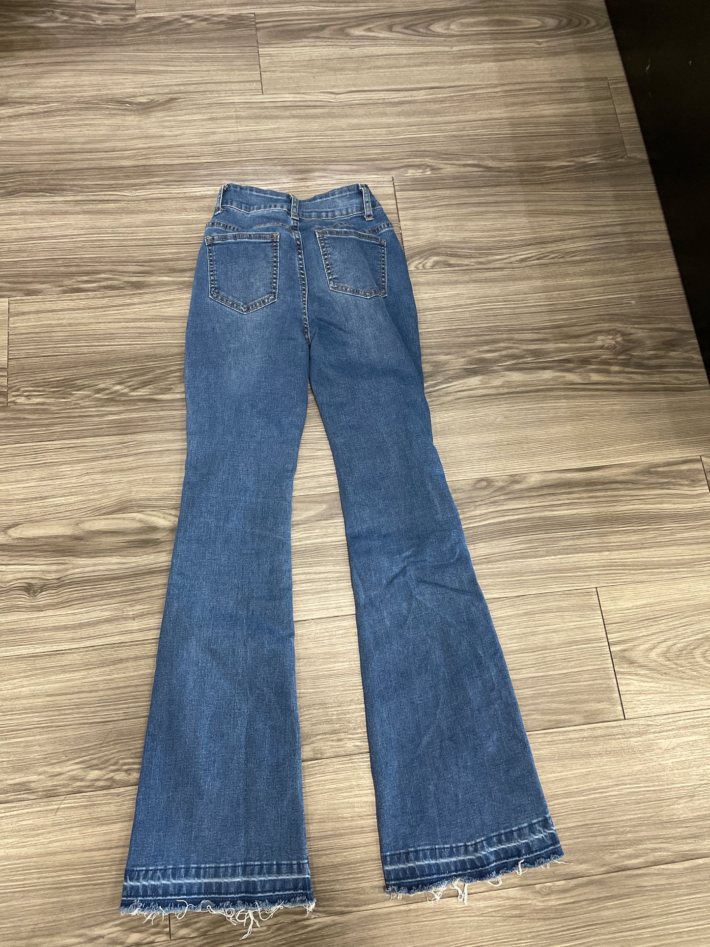 Jeans Boot Cut By Shein  Size: 4