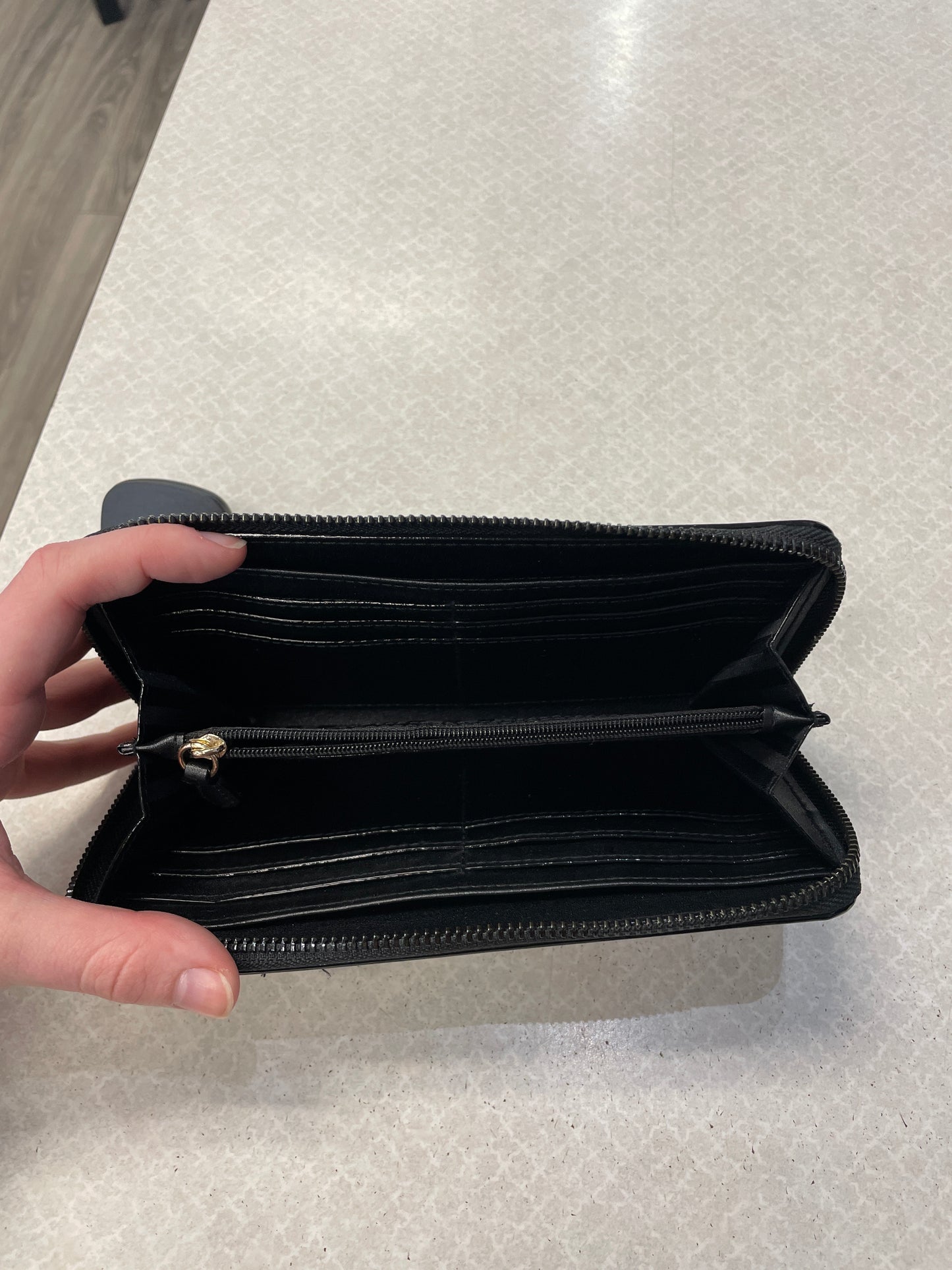 Wallet By Victorias Secret  Size: Medium